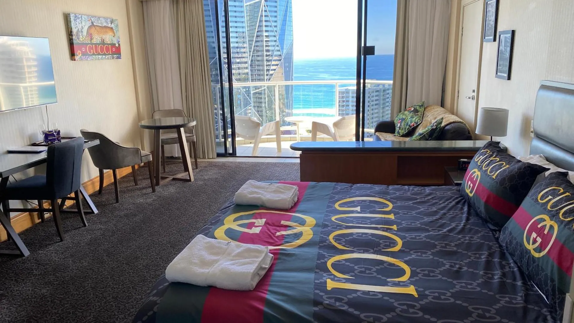 Luxury Privately Owned Ocean View Studio Apartments At O4Ks Gold Tower Gold Coast Australien